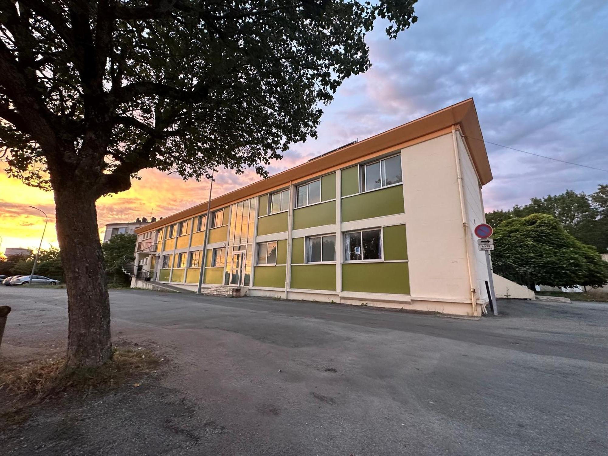Auberge De Jeunesse Hi Poitiers Eksteriør billede